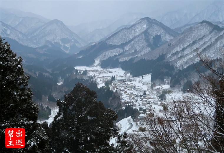 位在山間的日本小鎮，在大雪之中整個有著日本劇的感覺