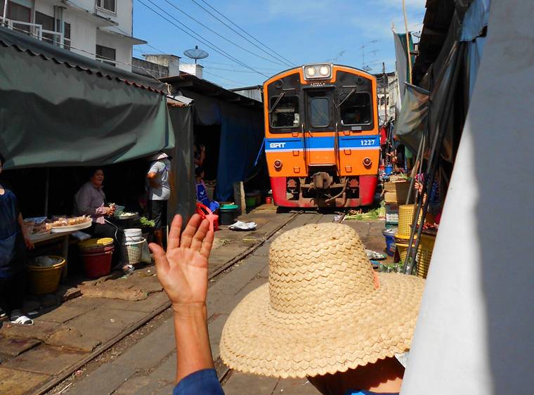 【泰國|景點】MAEKLONG鐵道市場