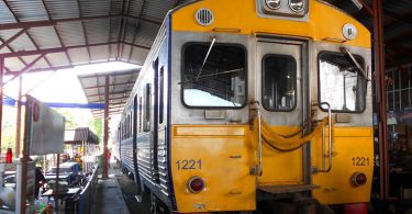 【泰國|深度】如何搭火車去鐵道市場