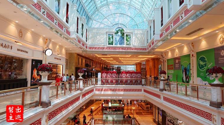歐洲宮殿般的最大購物中心：上海環球港