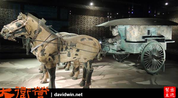 西安景點兵馬俑青銅打造的銅車陪葬品
