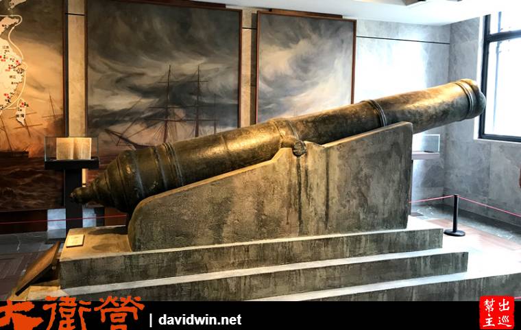當年戍守之用的大砲都搬進了展區，配上圖文介紹讓大家體驗租界時代上海的故事。