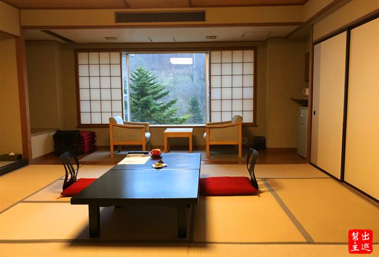 真的會愛上這種形式的住宿，日本特有的塌塌米與舒適的鋪床