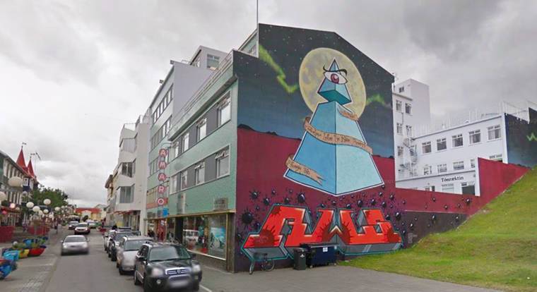 冰島阿克雷里建築物上的大型塗鴉