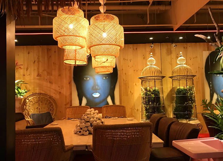 網美奇幻夜店風：So Bangkok泰式餐廳燈籠
