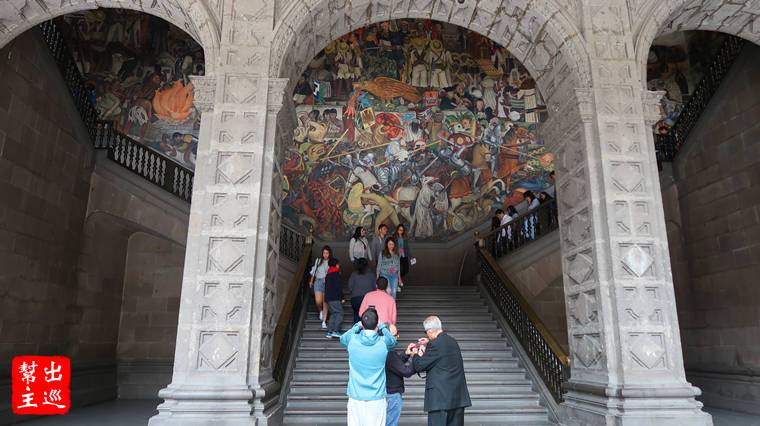 墨西哥國寶級壁畫家迪亞哥·里維拉Diego Rivera巨幅壁畫『The History of Mexico』